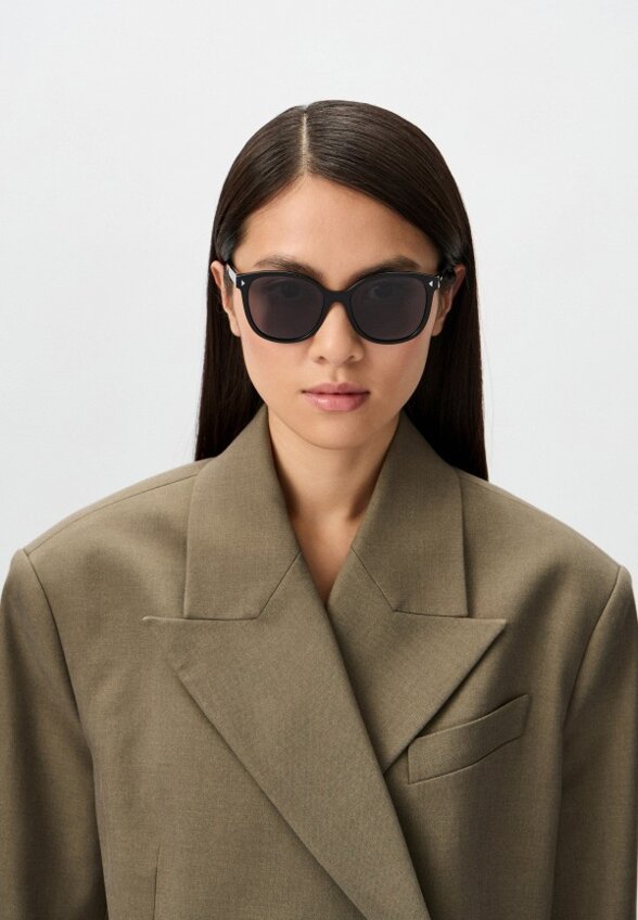 Очки солнцезащитные Prada