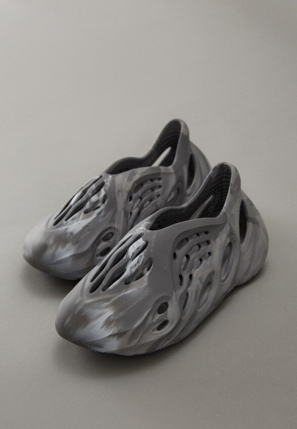 Кроссовки adidas YEEZY