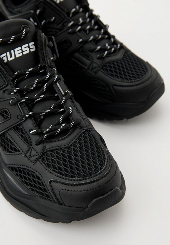 Кроссовки Guess