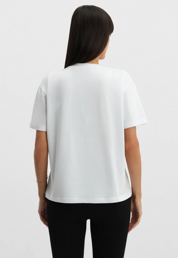 Футболка Lilly Bennet