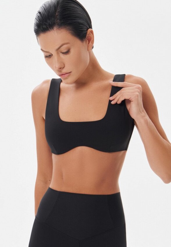 Топ спортивный Neverlate