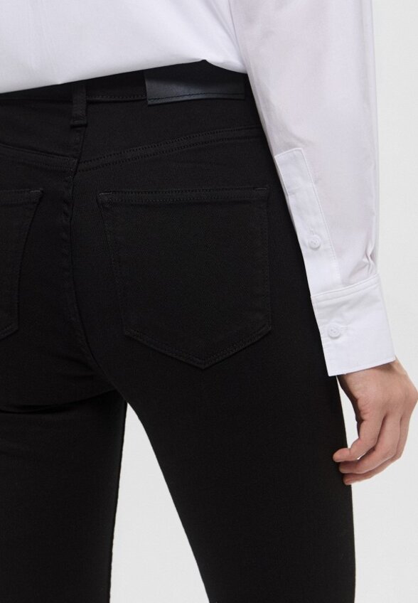 Джинсы Calvin Klein