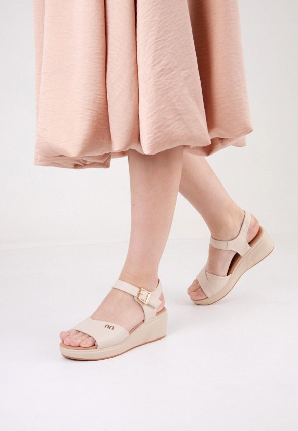 Босоножки Berkonty