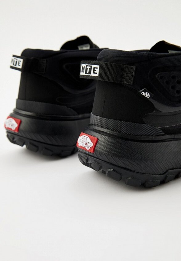 Кроссовки Vans