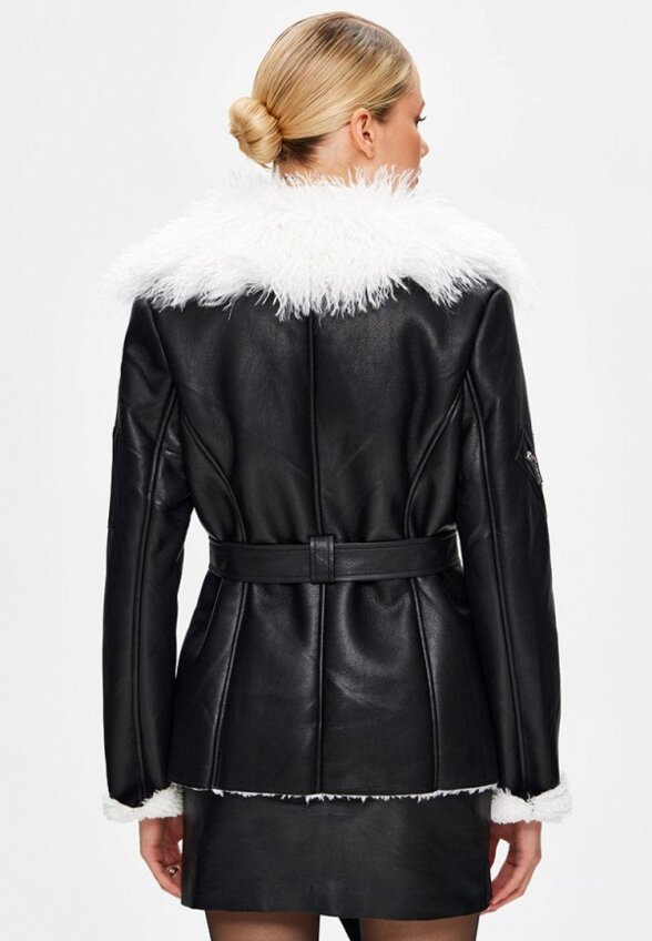 Пальто меховое Miss Chic