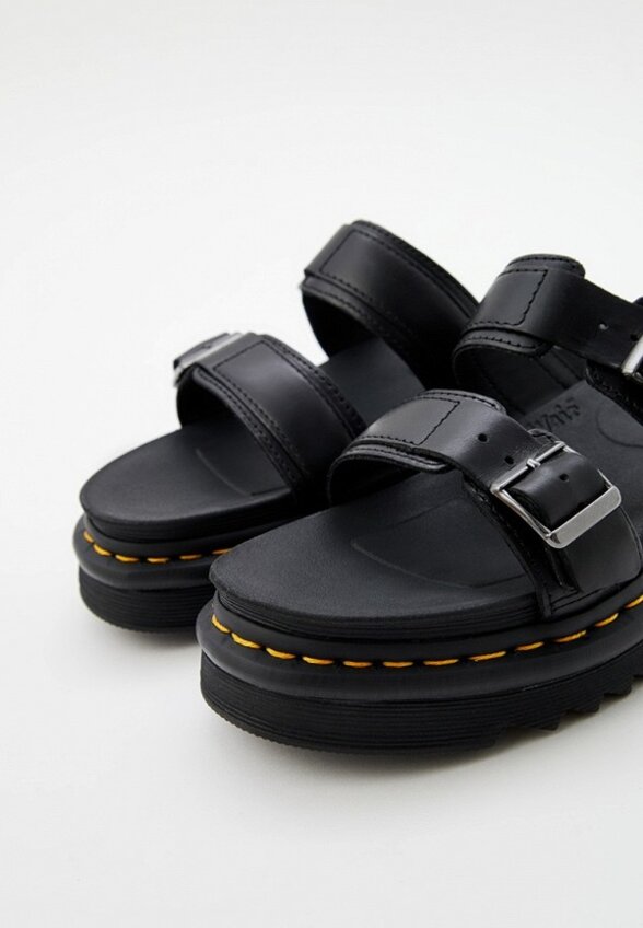 Сабо Dr. Martens