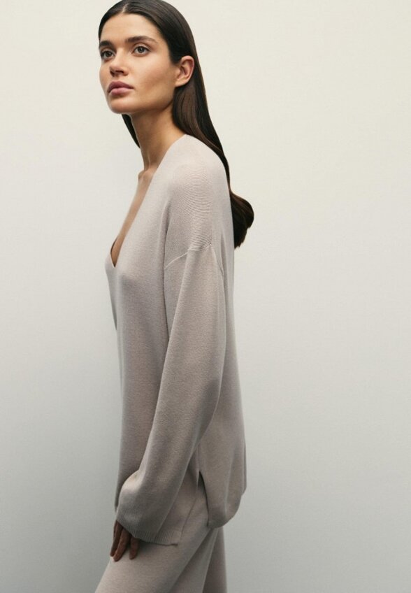 Пуловер Zarina