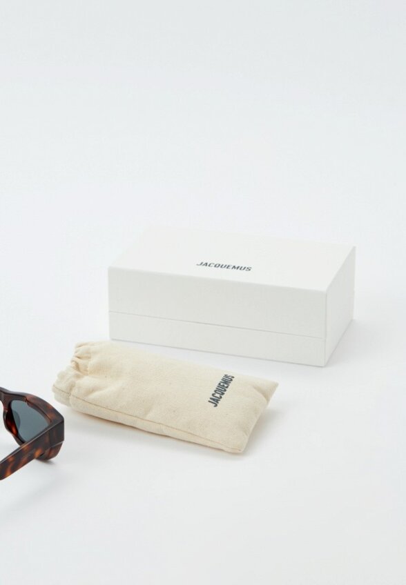 Очки солнцезащитные Jacquemus
