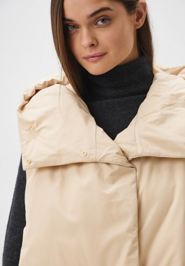 Жилет утепленный JNBY