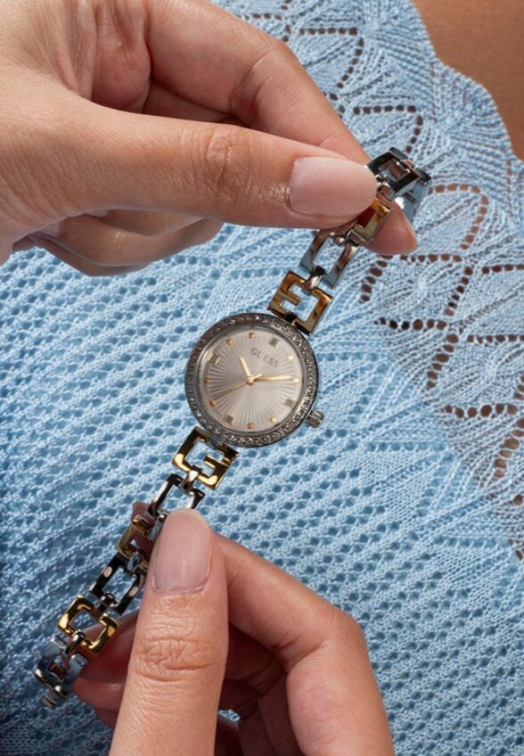Часы Guess