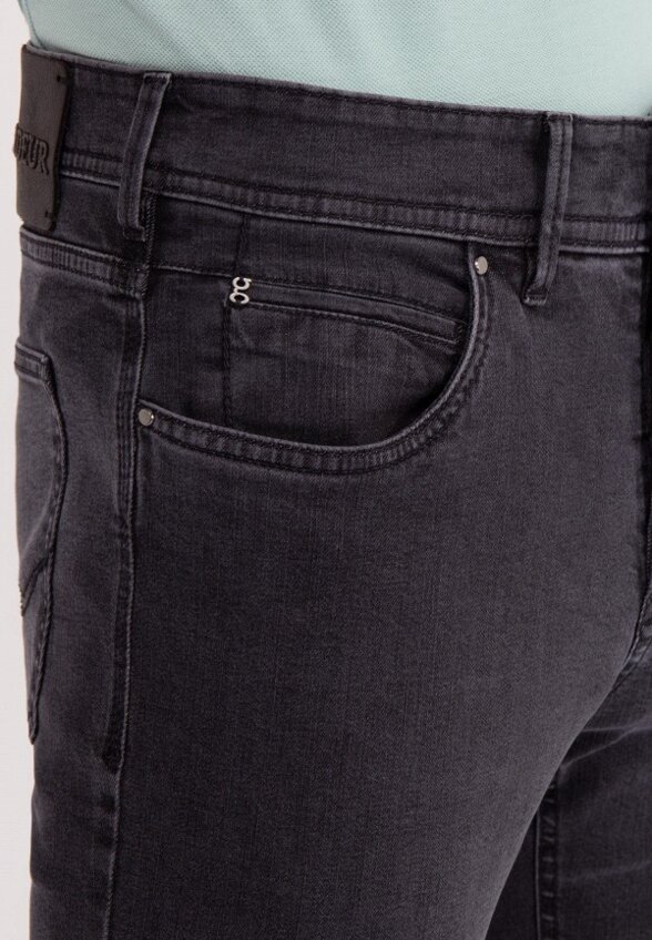 Джинсы Gardeur