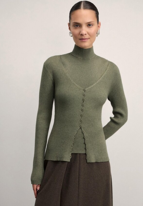 Пуловер Zarina