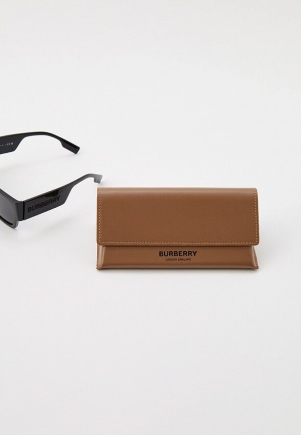 Очки солнцезащитные Burberry