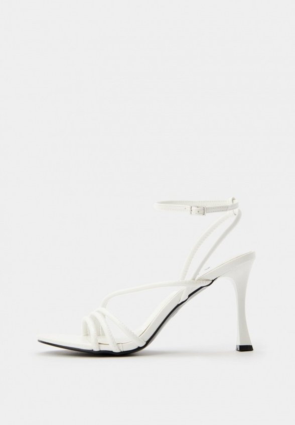 Босоножки Nume