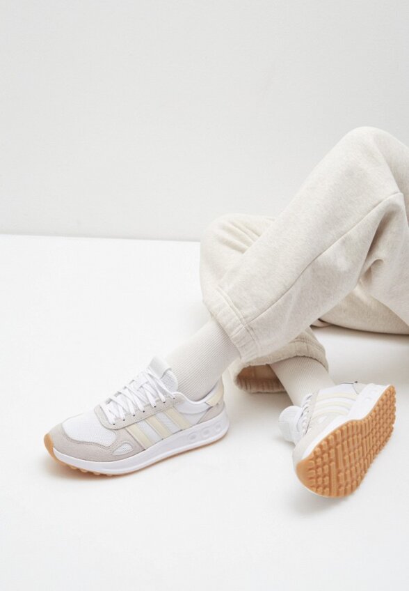 Кроссовки adidas