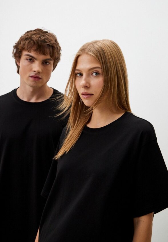 Футболка DNK