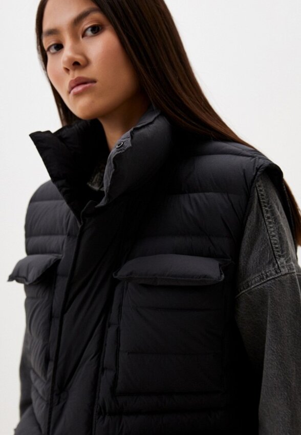 Жилет утепленный JNBY