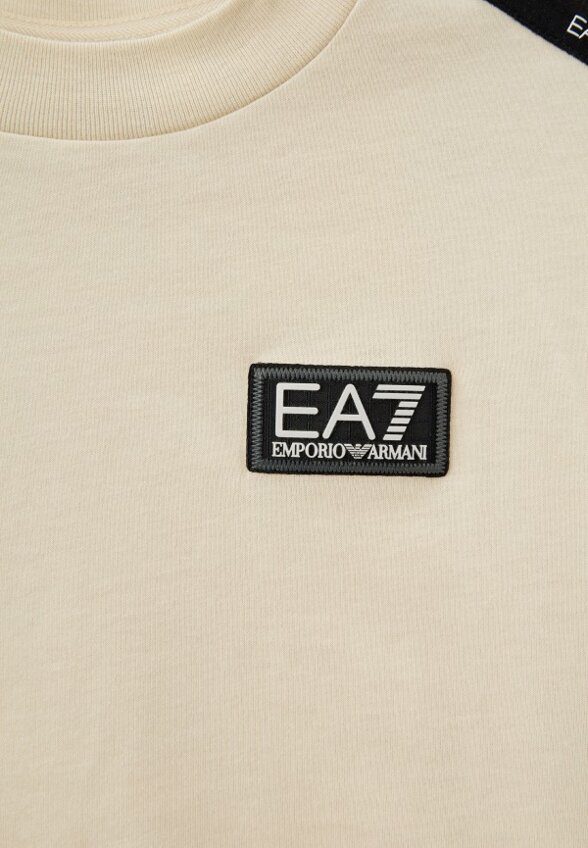 Футболка EA7