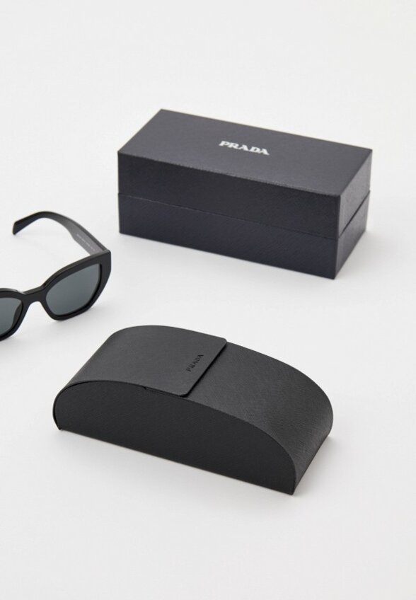 Очки солнцезащитные Prada