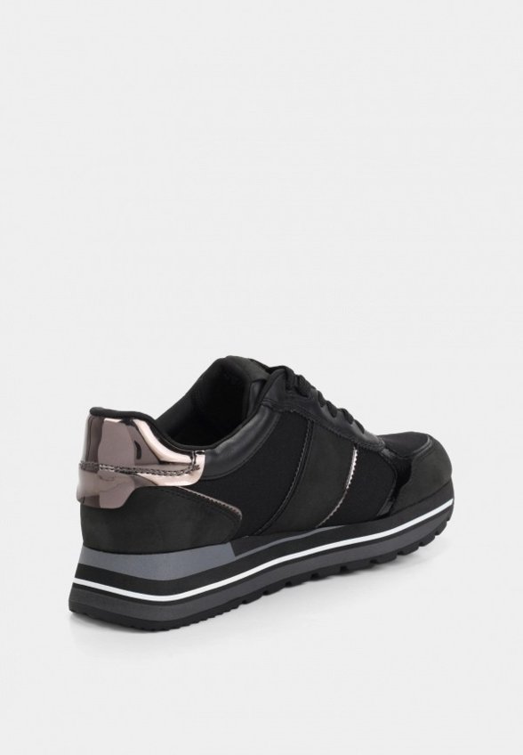 Кроссовки Tamaris