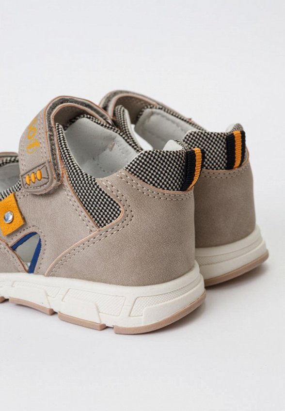 Сандалии Tikkago