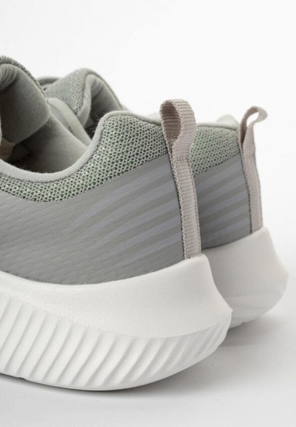 Кроссовки Tikkago