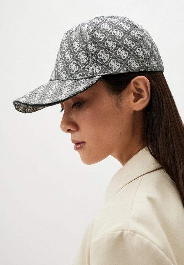 Бейсболка Guess
