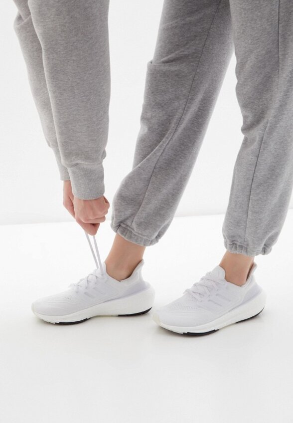 Кроссовки adidas