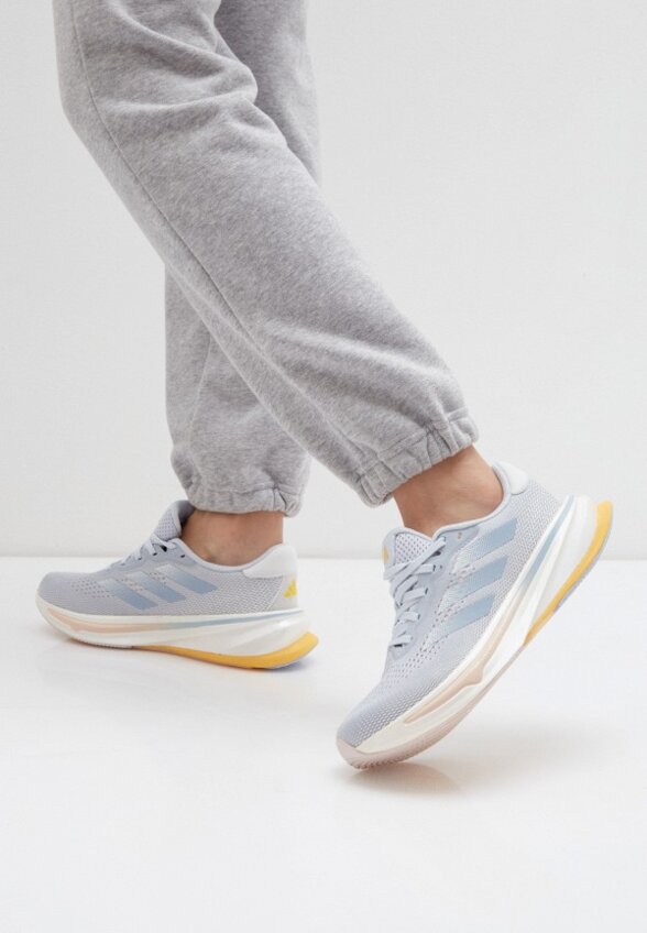 Кроссовки adidas