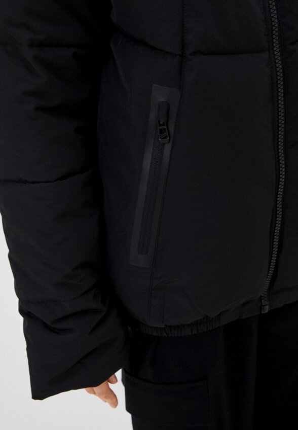 Пуховик Colin's