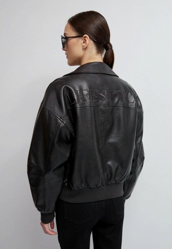 Куртка кожаная Vittoria Vicci