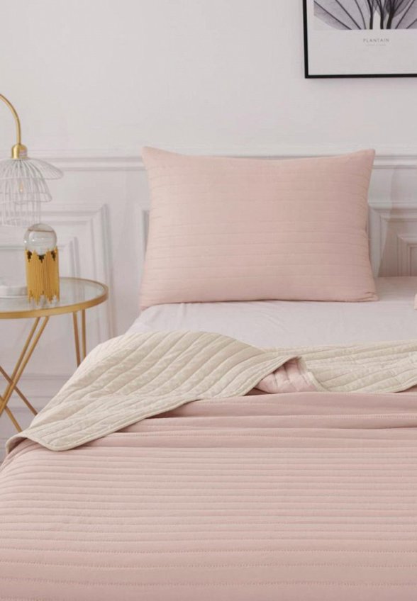 Комплект с покрывалом Sofi De Marko