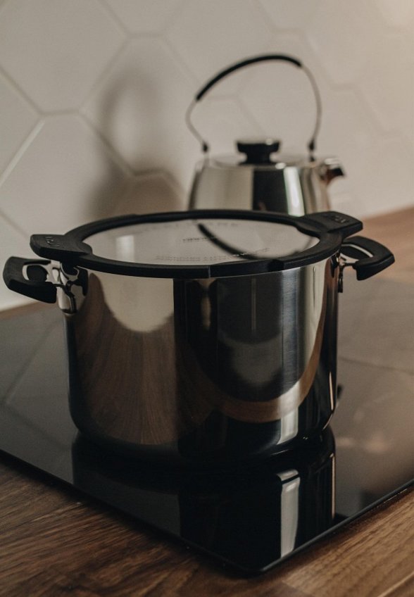 Кастрюля и крышка Vitax