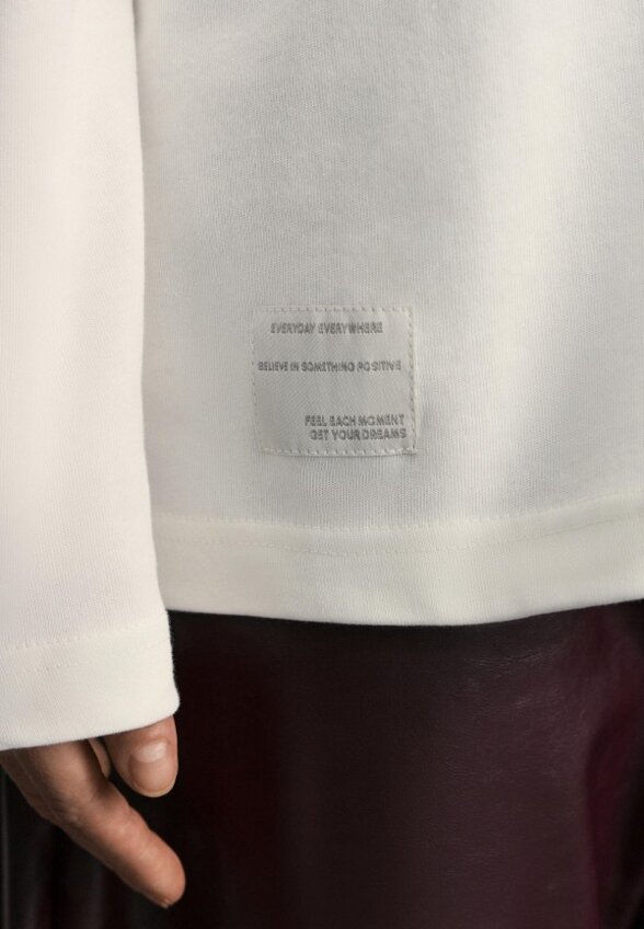 Лонгслив Zarina