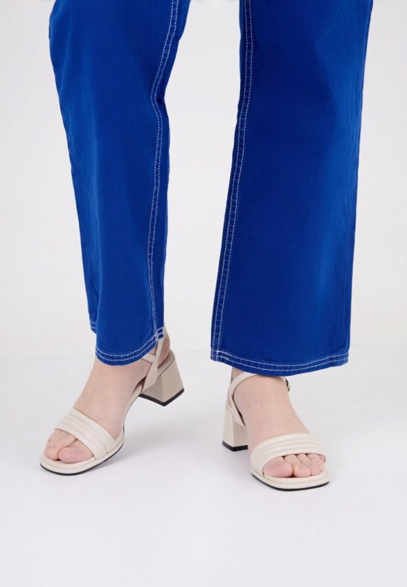 Босоножки Berkonty