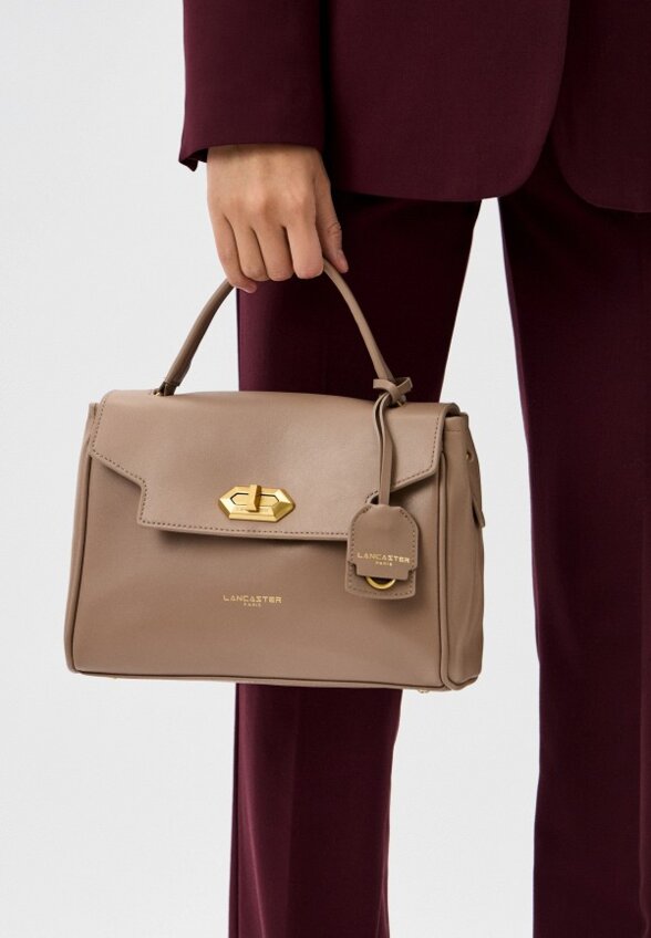 Сумка и брелок Lancaster
