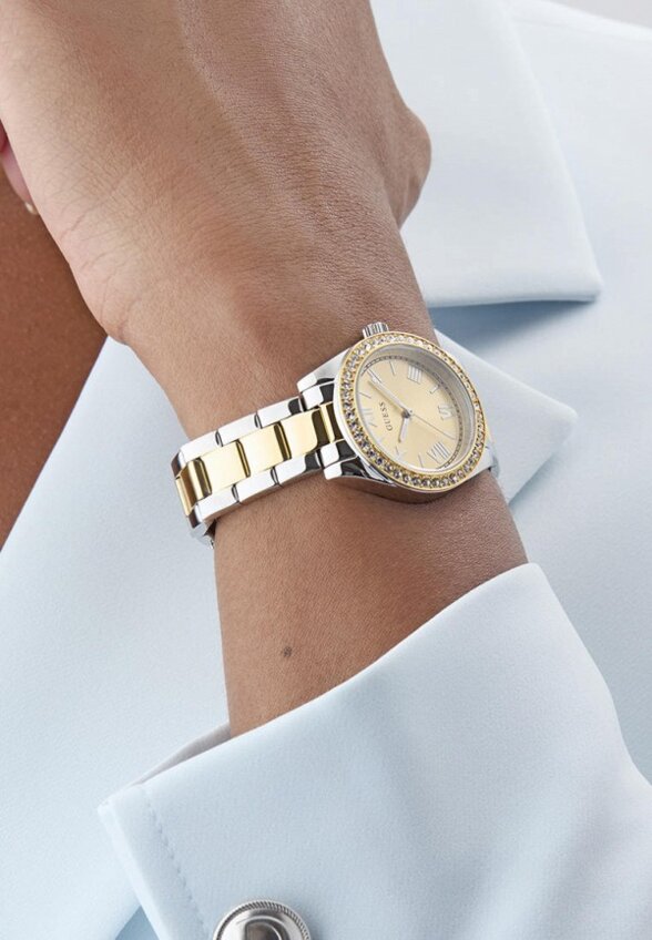 Часы Guess