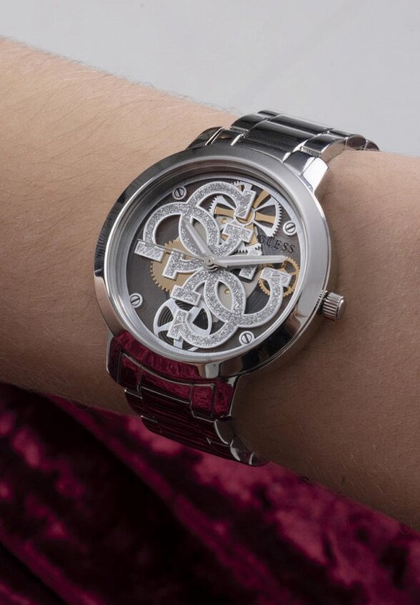 Часы Guess
