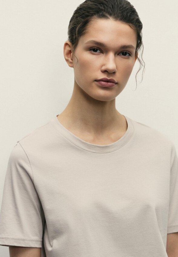 Футболка Zarina