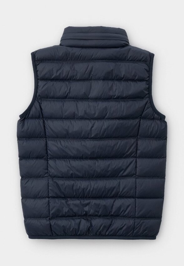 Жилет утепленный EA7