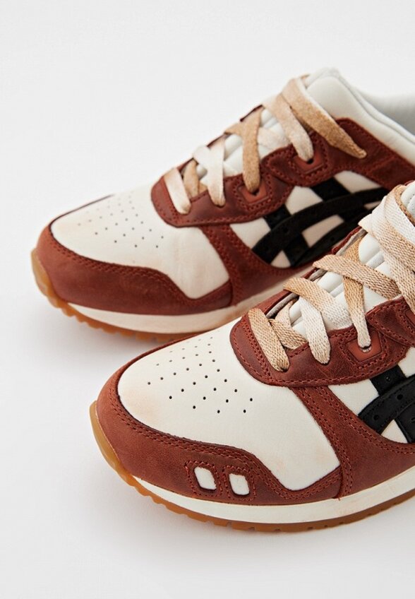 Кроссовки ASICS