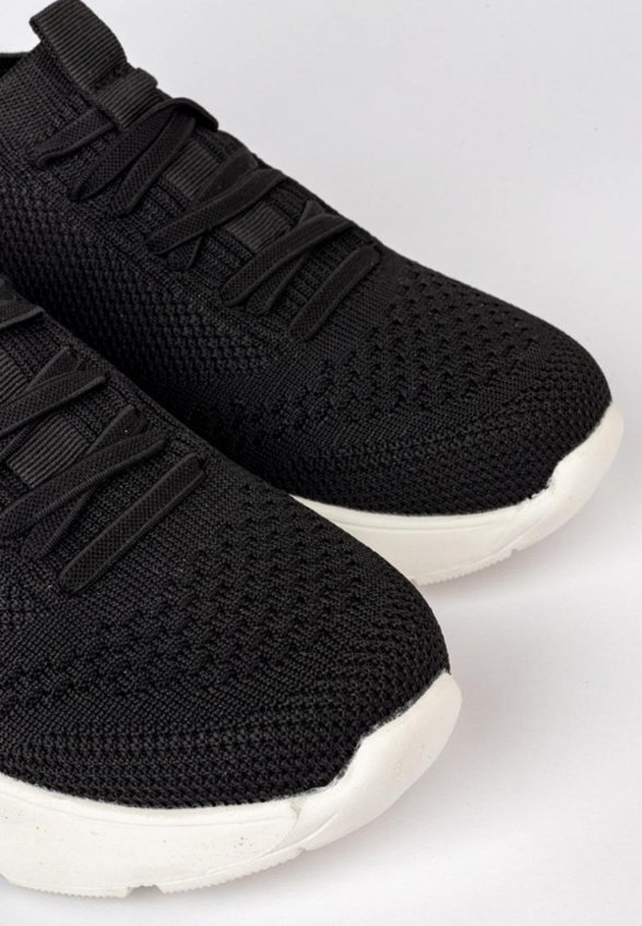 Кроссовки Tikkago