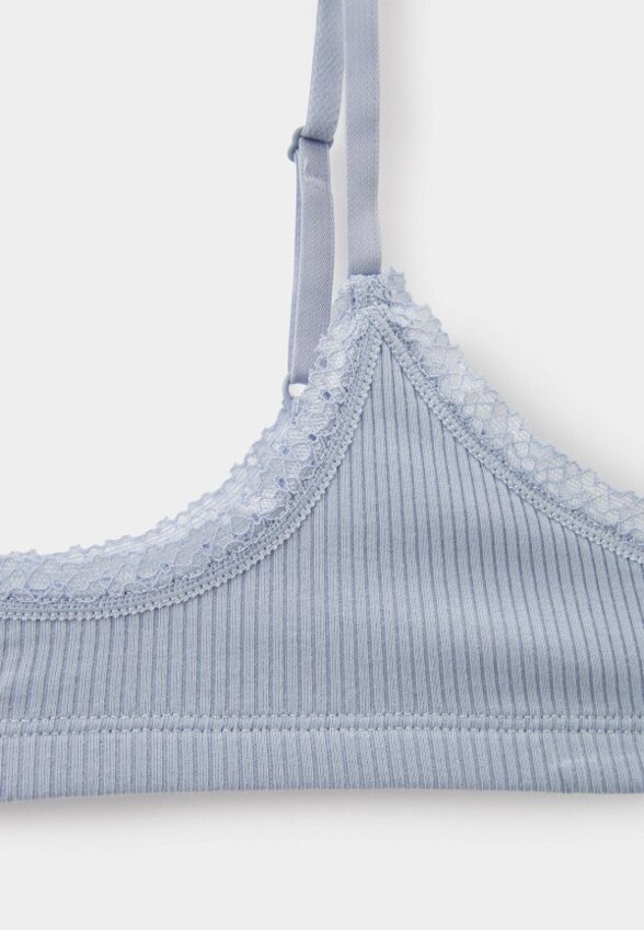 Бюстгальтер и трусы Sela