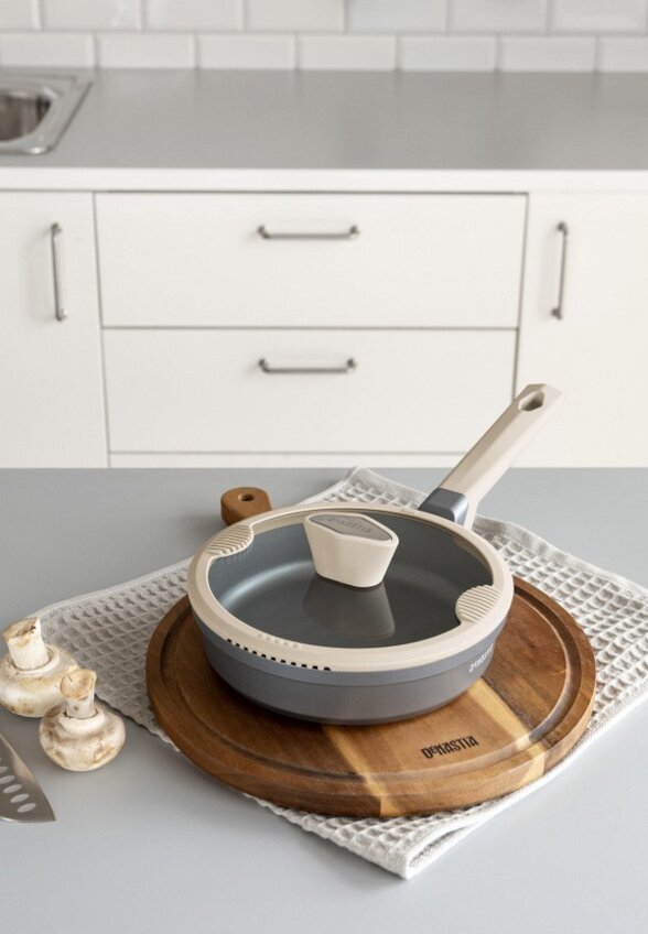 Сковорода DeNastia