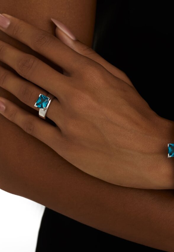 Серебряное кольцо ЧИСТОТА с крупным Лондон топазом MIE