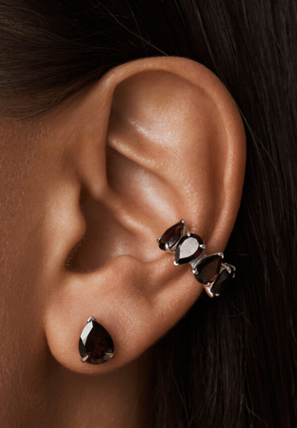 Серебряный кафф ЭРОС с натуральными гранатами MIE