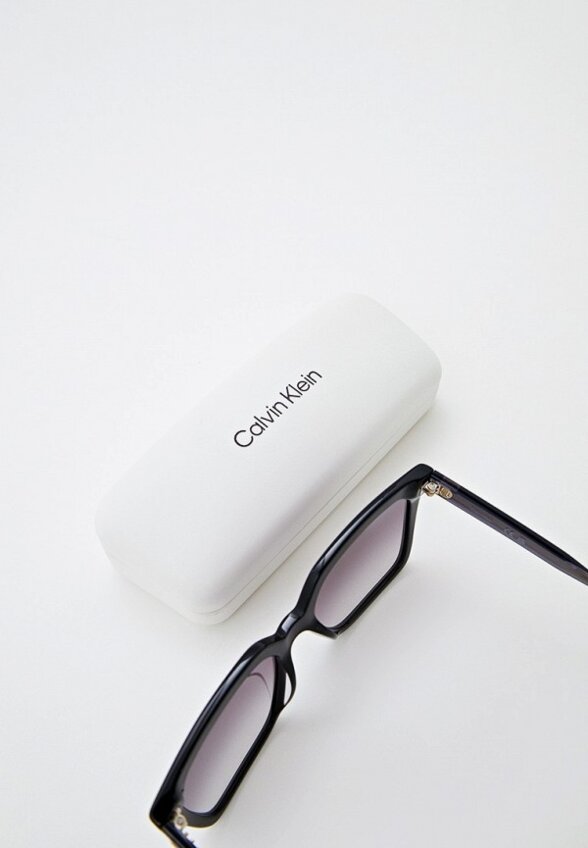 Очки солнцезащитные Calvin Klein
