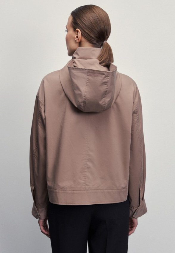 Ветровка Zarina