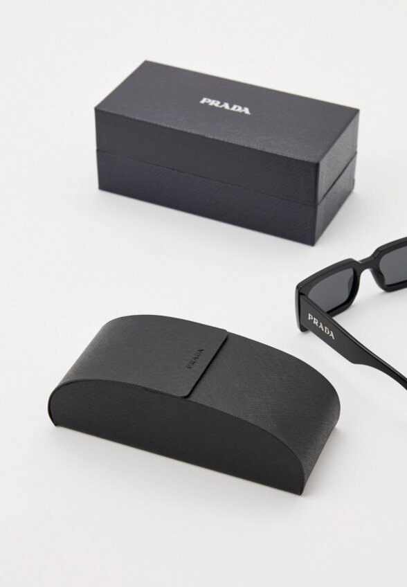 Очки солнцезащитные Prada