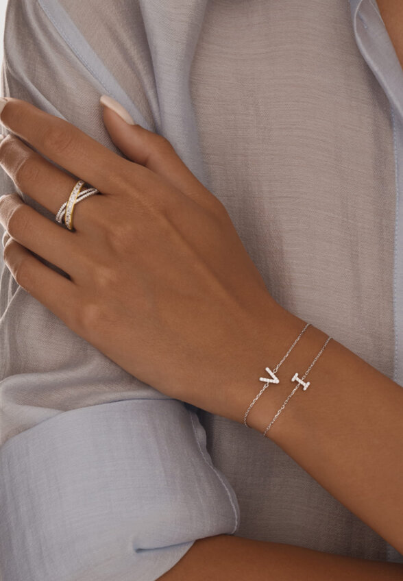 Серебряный браслет с буквой V MIESTILO MIE